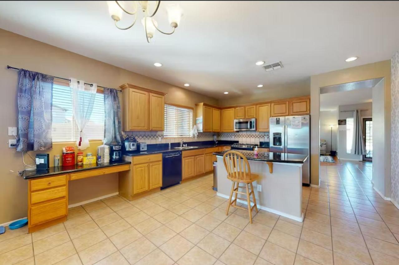 New! Stunning Peaceful Peoria Home - Very Close To Sports Complex Exteriér fotografie